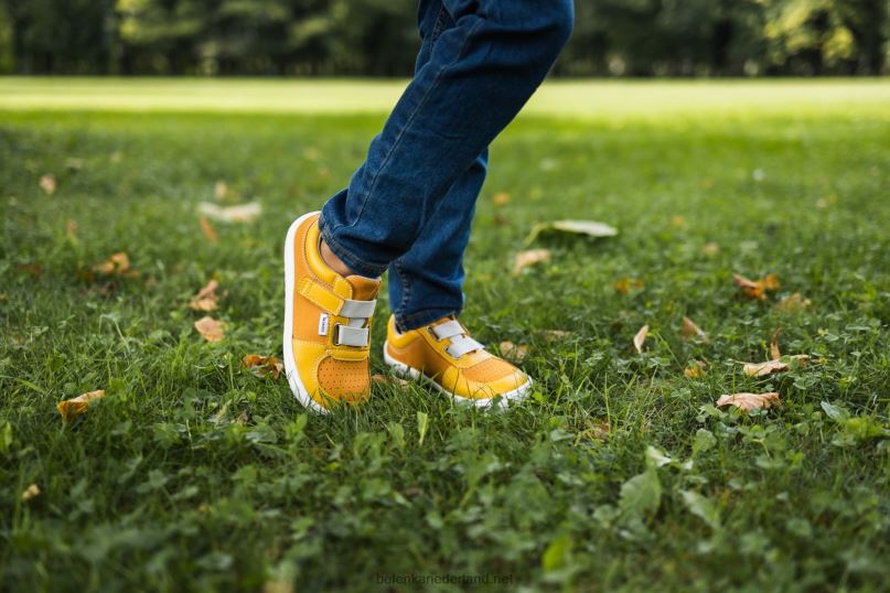 Be Lenka kindersneakers op blote voeten - vloeiend 08T6T198 mosterd & mango