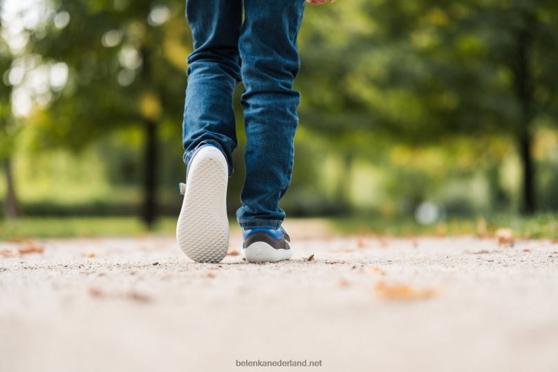 Be Lenka kindersneakers op blote voeten - vloeiend 08T6T199 blauw grijs