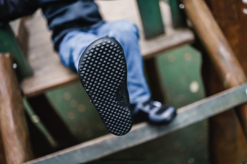 Be Lenka kindersneakers op blote voeten - vloeiend 08T6T200 houtskool & zwart
